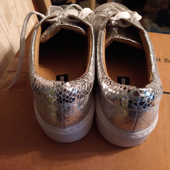 Design lab silver metallic sneakers -  Size 7.5 - Picture 3 of 5